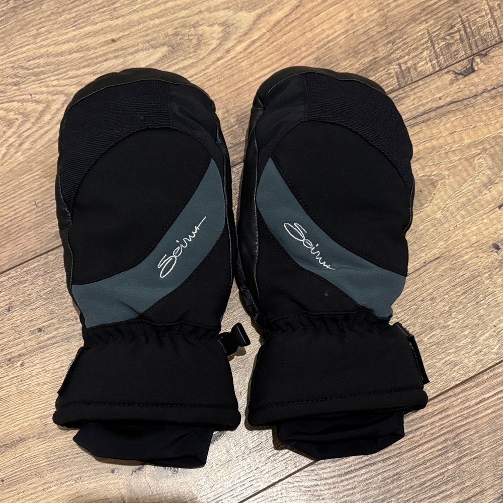 Serius Black and Gray Women's Ski Mittens
